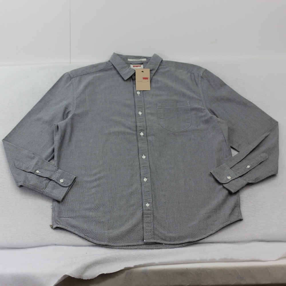 New Levi's slim fit chambray button up dress shirt